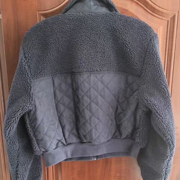 ALO Yoga Sherpa Edge Bomber /bomber-style fit - Picture 3 of 3